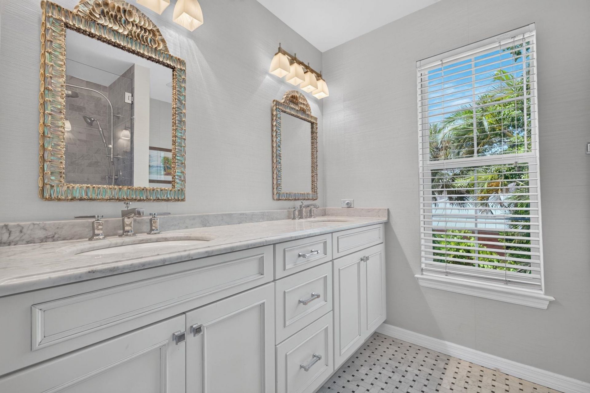 561 Lighthouse Way, Sanibel, FL 33957 Photo