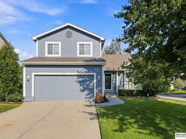 1711 Southview Drive, Papillion, NE 68046