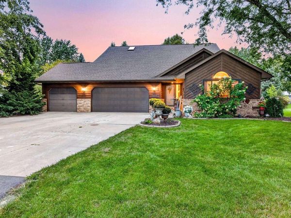 1408 W SENECA DRIVE, Appleton, WI 54914