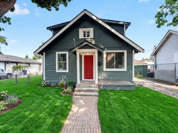 829 Crown Ave, Spokane, WA 99207