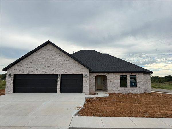 153 W Gilpin Street , Farmington, AR 72730