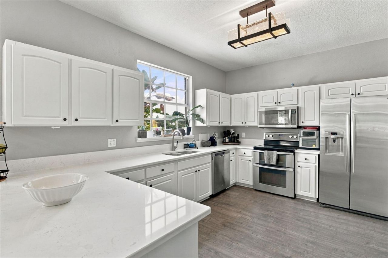 8022 Tierra Verde Drive , Tampa, FL 33617 Photo