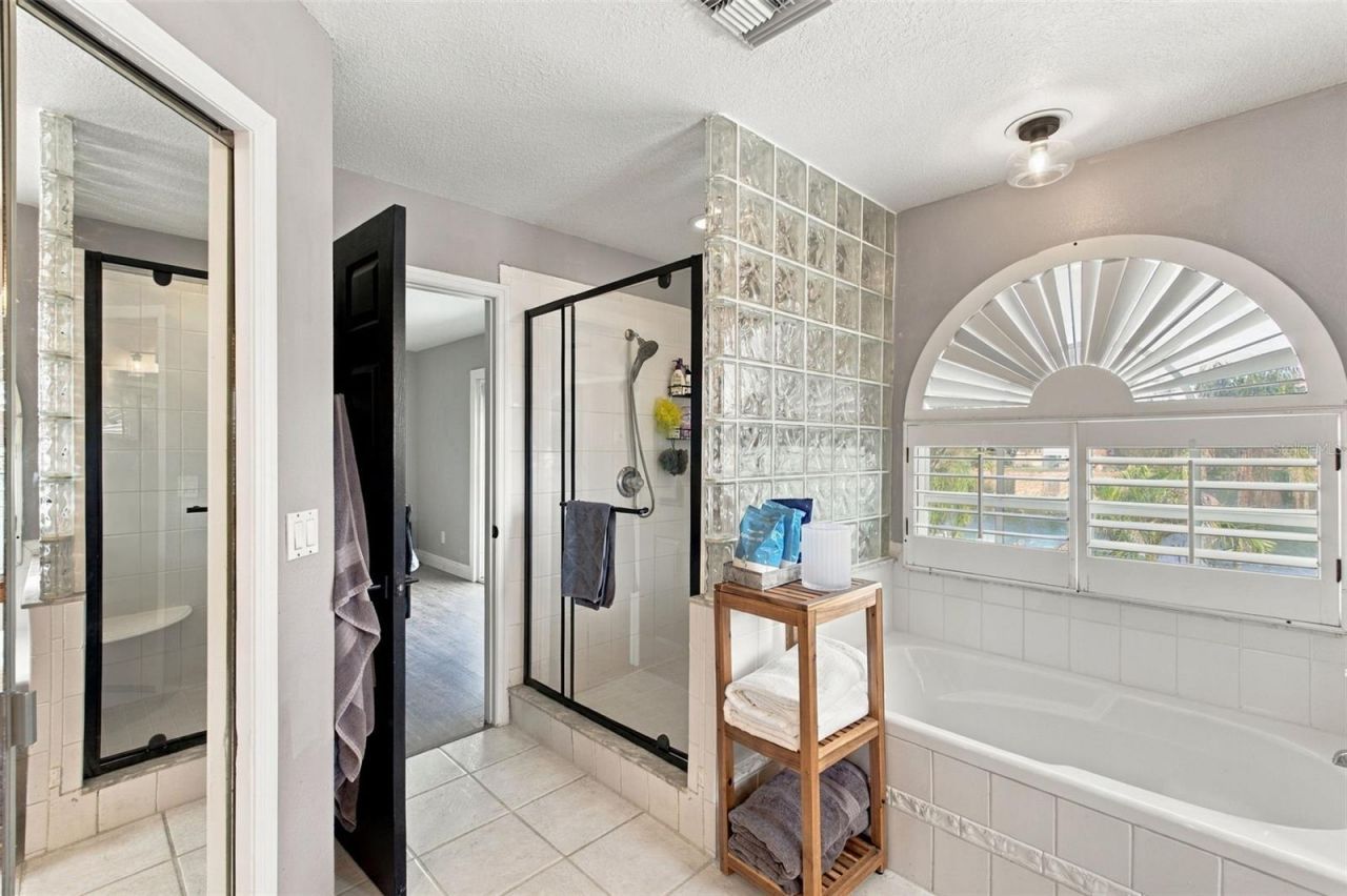 8022 Tierra Verde Drive , Tampa, FL 33617 Photo