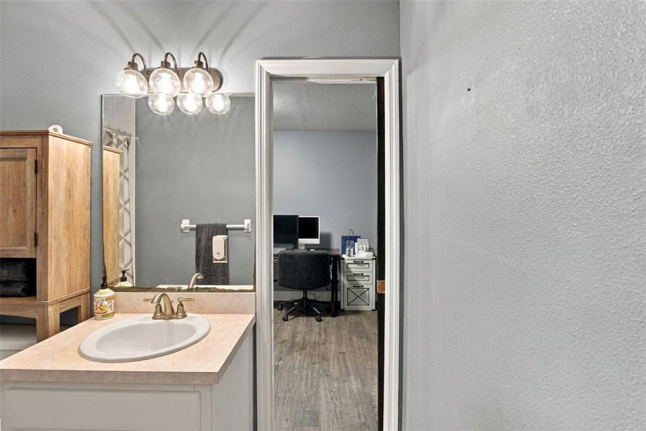 8022 Tierra Verde Drive , Tampa, FL 33617 Photo