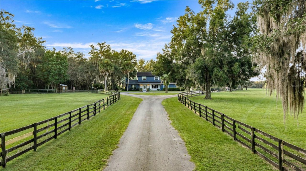 10246 SE 110th Street Road, Belleview, FL 34420 Photo