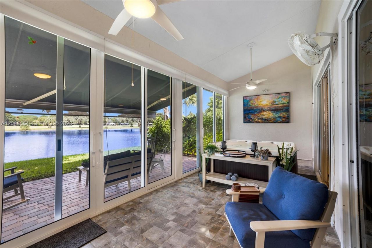 4107 Carriage Dr, Unit K1, Pompano Beach, FL 33069 Photo