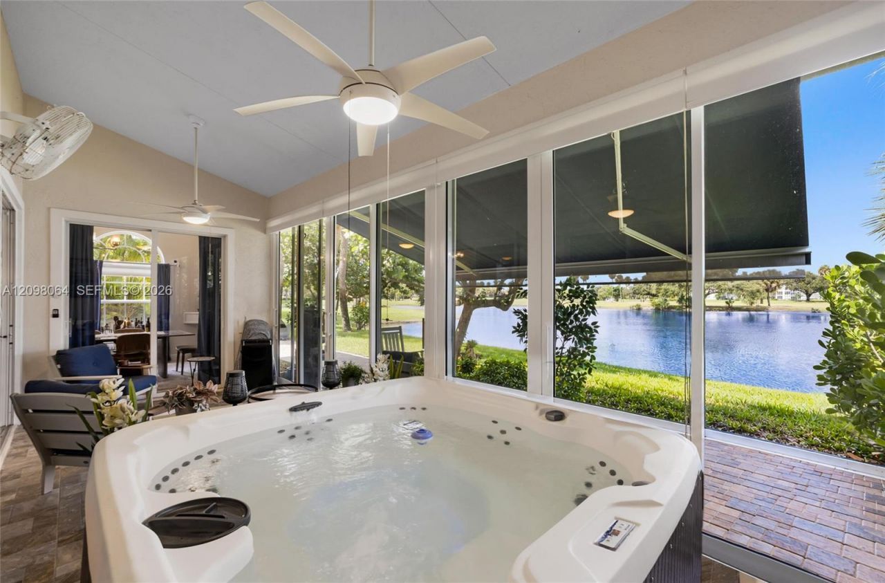 4107 Carriage Dr, Unit K1, Pompano Beach, FL 33069 Photo