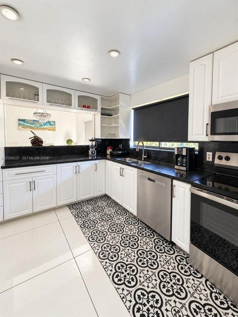 232 Wimbledon Lake Dr, Unit 232, Plantation, FL 33324 Photo
