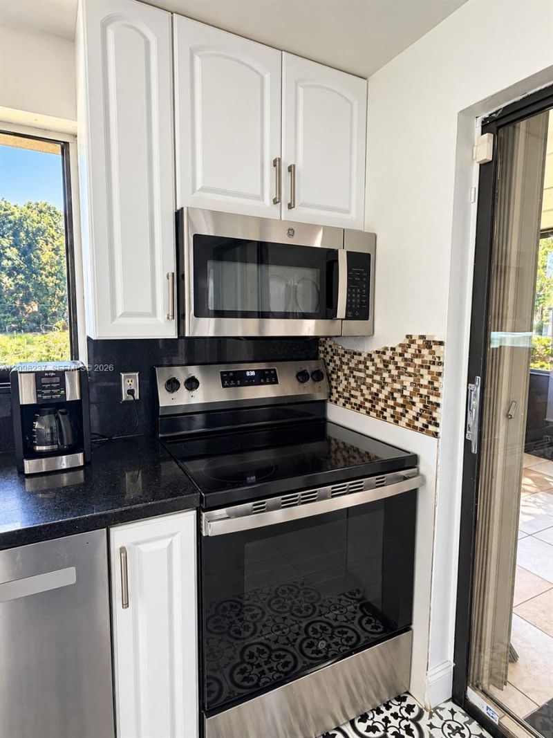 232 Wimbledon Lake Dr, Unit 232, Plantation, FL 33324 Photo