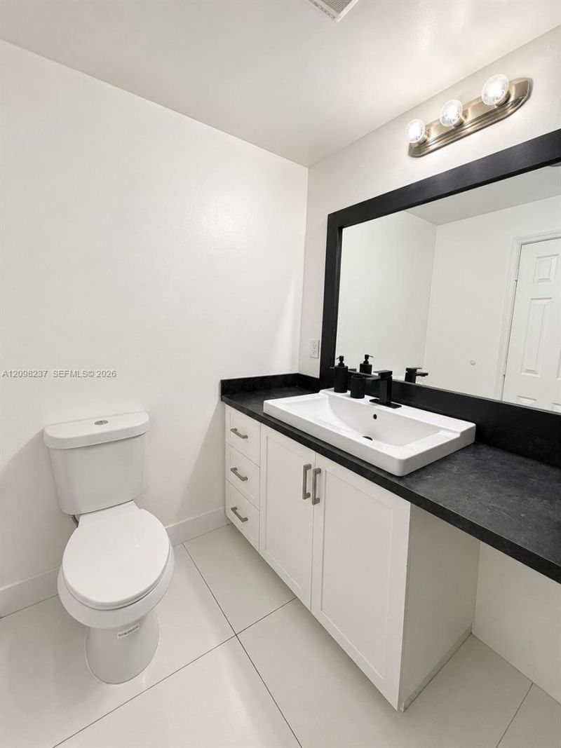232 Wimbledon Lake Dr, Unit 232, Plantation, FL 33324 Photo