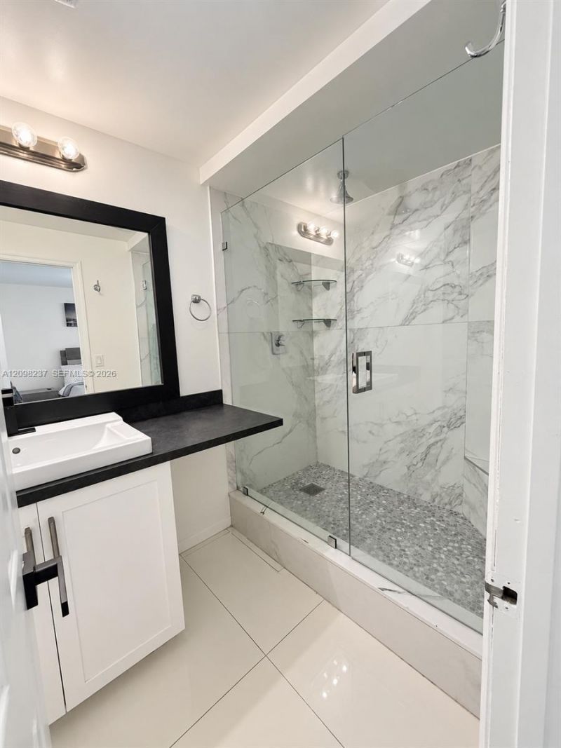 232 Wimbledon Lake Dr, Unit 232, Plantation, FL 33324 Photo