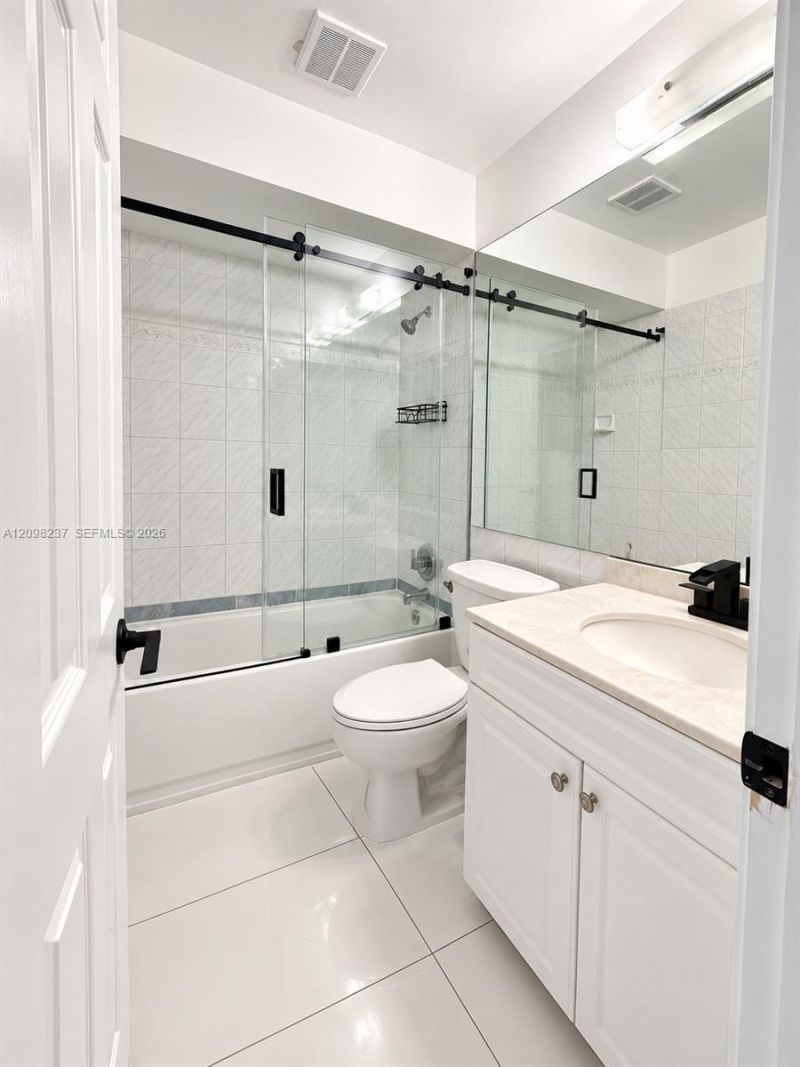 232 Wimbledon Lake Dr, Unit 232, Plantation, FL 33324 Photo