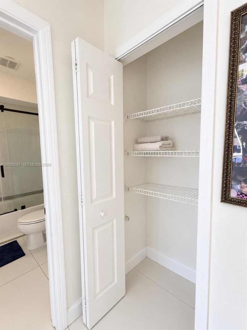 232 Wimbledon Lake Dr, Unit 232, Plantation, FL 33324 Photo