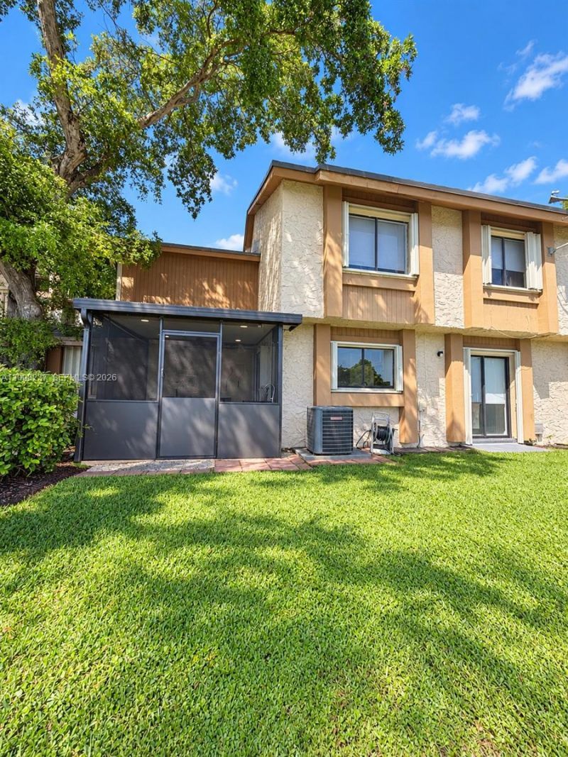 232 Wimbledon Lake Dr, Unit 232, Plantation, FL 33324 Photo