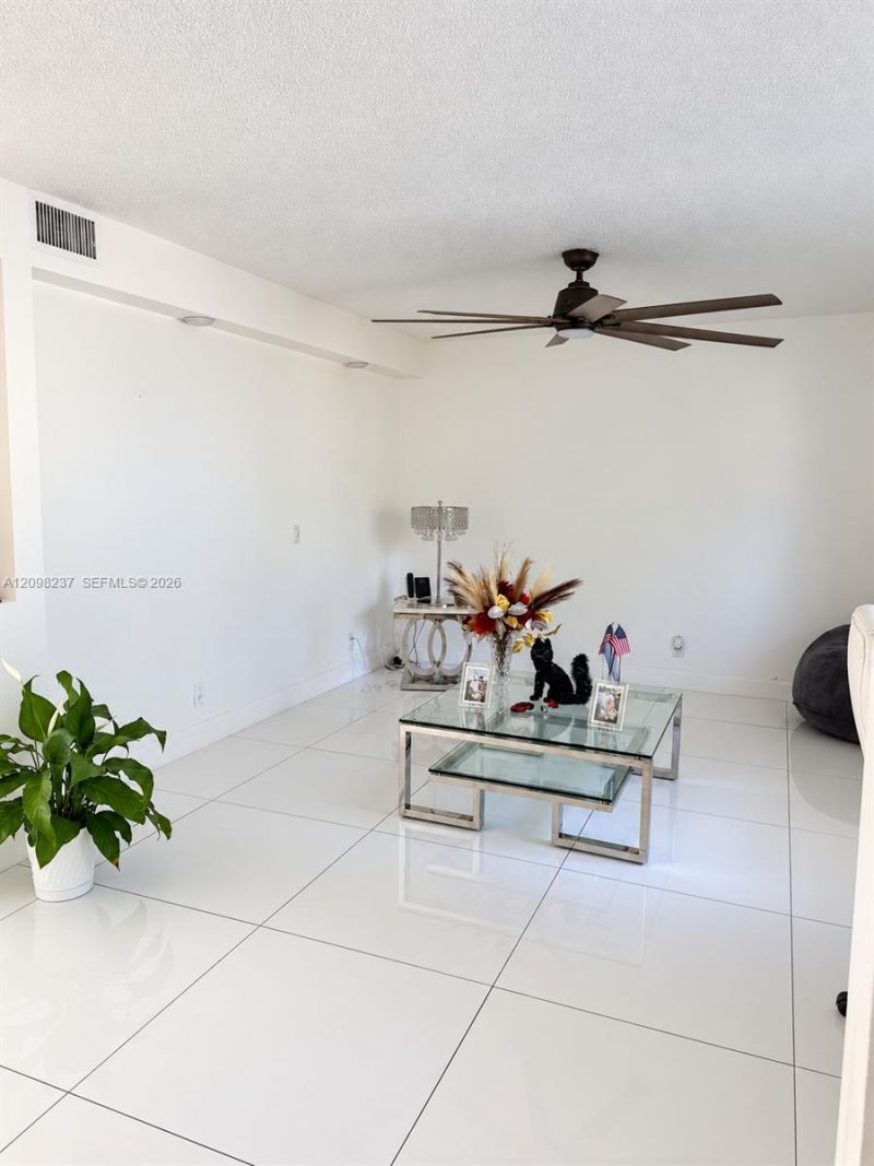 232 Wimbledon Lake Dr, Unit 232, Plantation, FL 33324 Photo