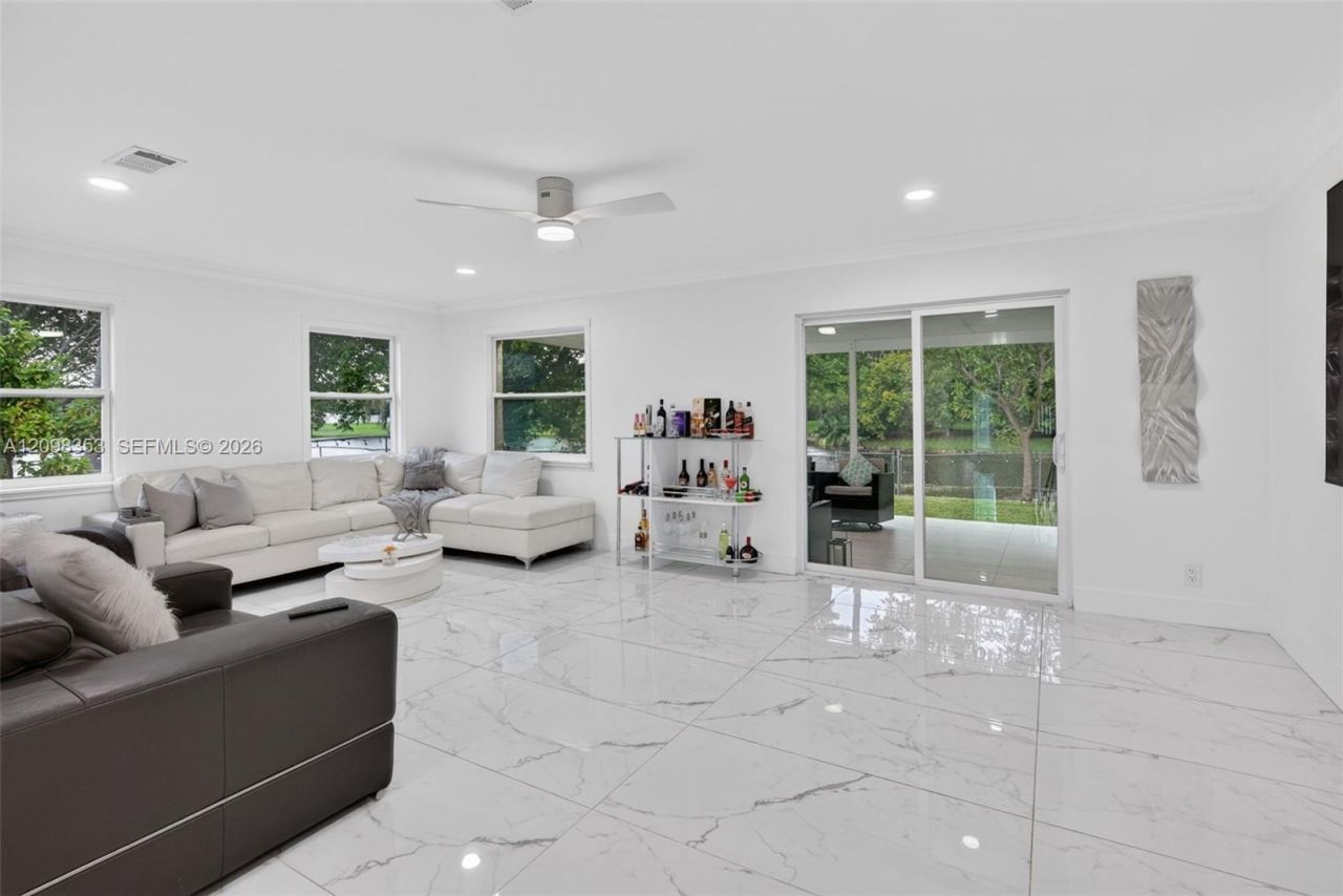 4904 NW 96th Ave , Sunrise, FL 33351 Photo