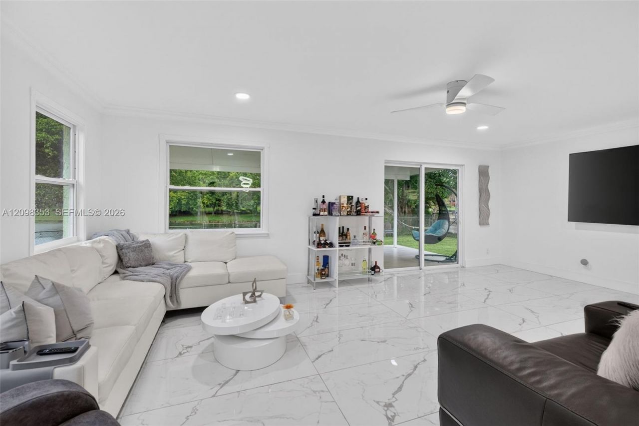 4904 NW 96th Ave , Sunrise, FL 33351 Photo