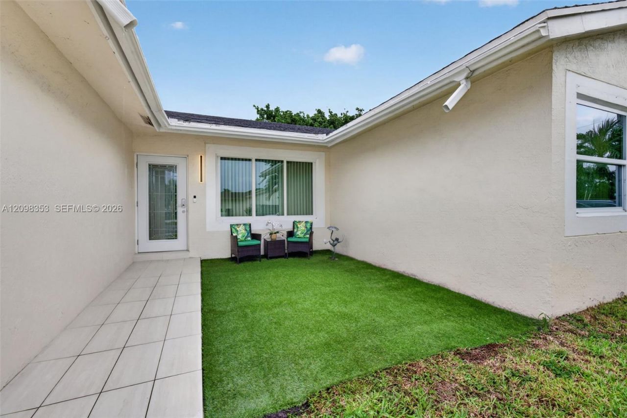 4904 NW 96th Ave , Sunrise, FL 33351 Photo