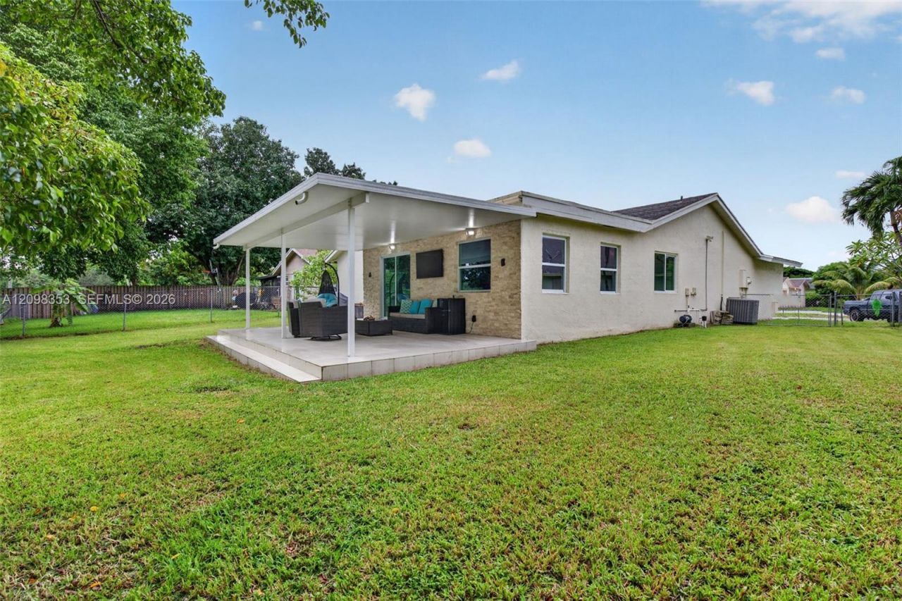 4904 NW 96th Ave , Sunrise, FL 33351 Photo