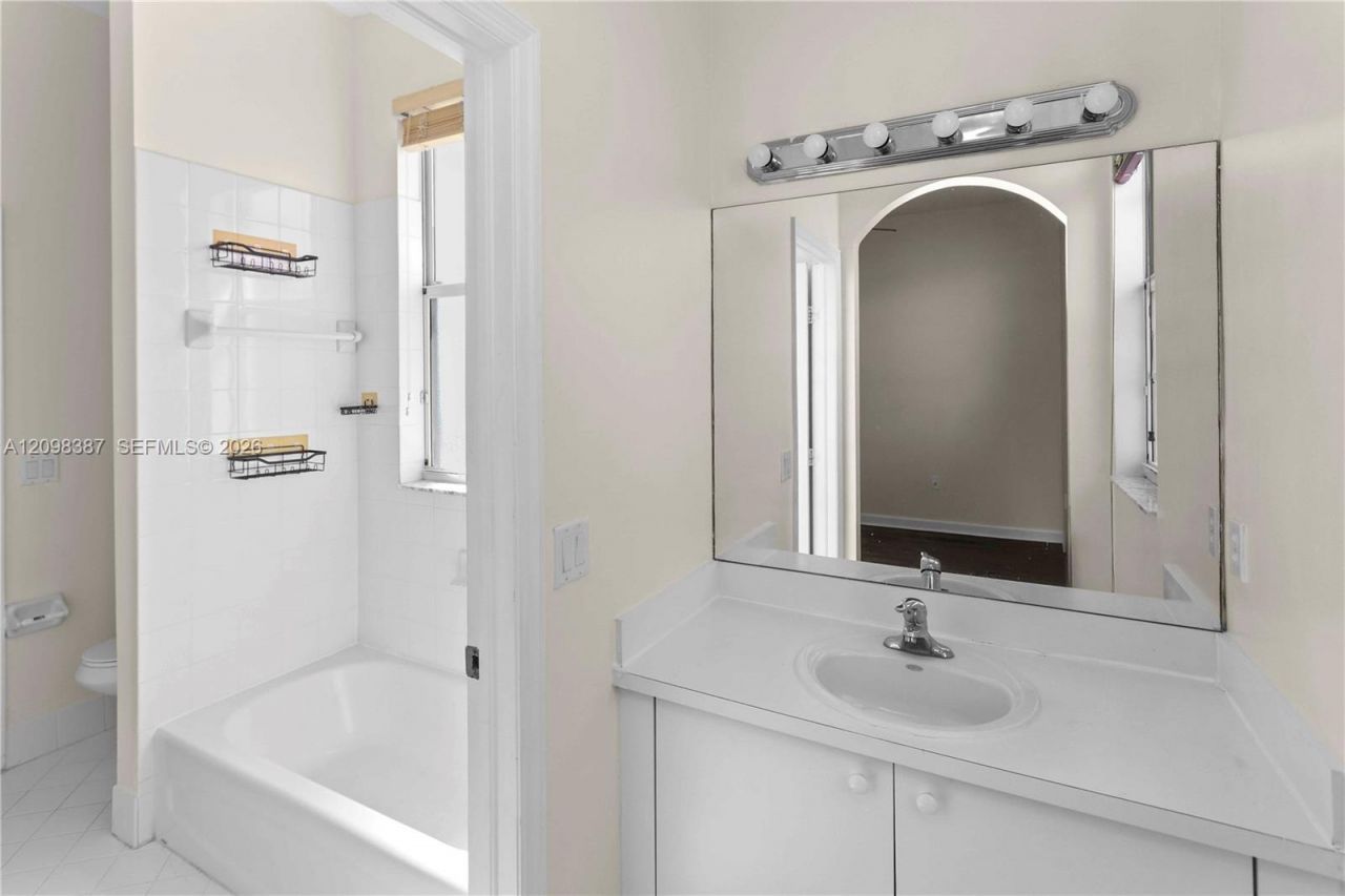 2001 NE 40th Rd , Unit ., Homestead, FL 33033 Photo