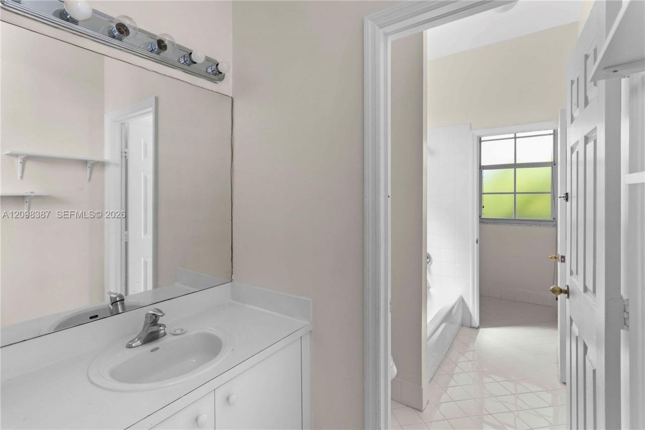 2001 NE 40th Rd , Unit ., Homestead, FL 33033 Photo