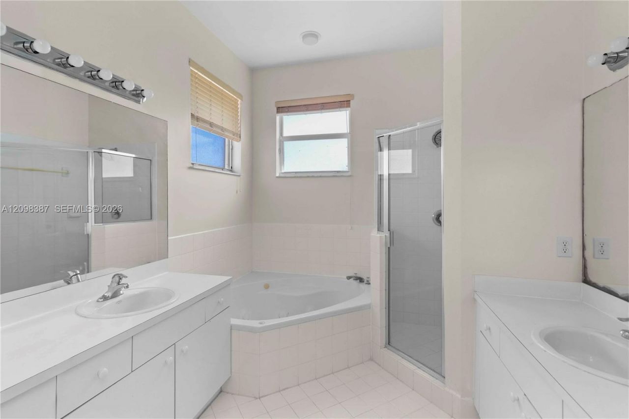 2001 NE 40th Rd , Unit ., Homestead, FL 33033 Photo