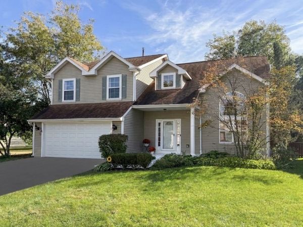 139 N Crooked Lake Lane, Lindenhurst, IL 60046