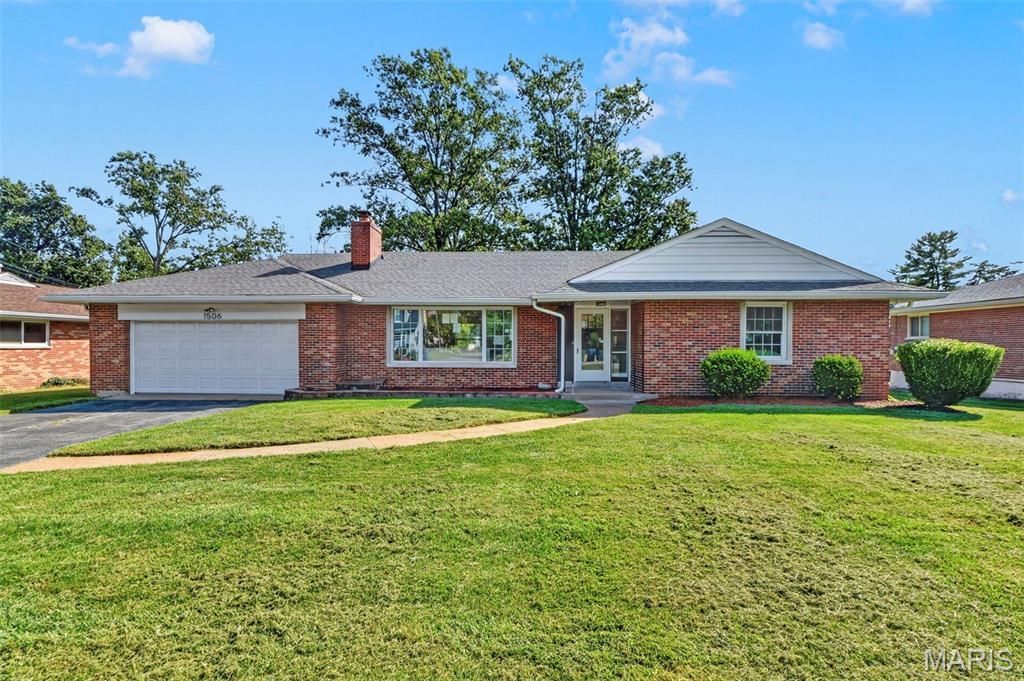 1506 Starling Drive, Saint Louis, MO 63126 Main Photo