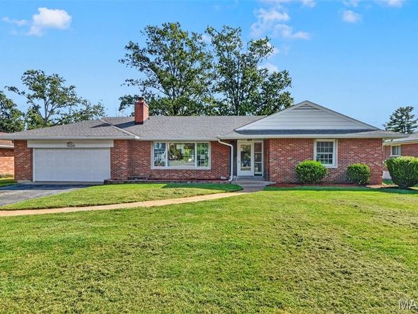 1506 Starling Drive, St Louis, MO 63126