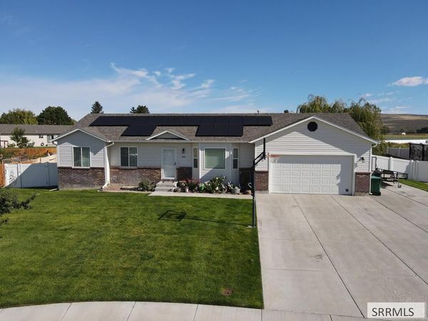 5461 E Elliott Street, IONA, ID 83427