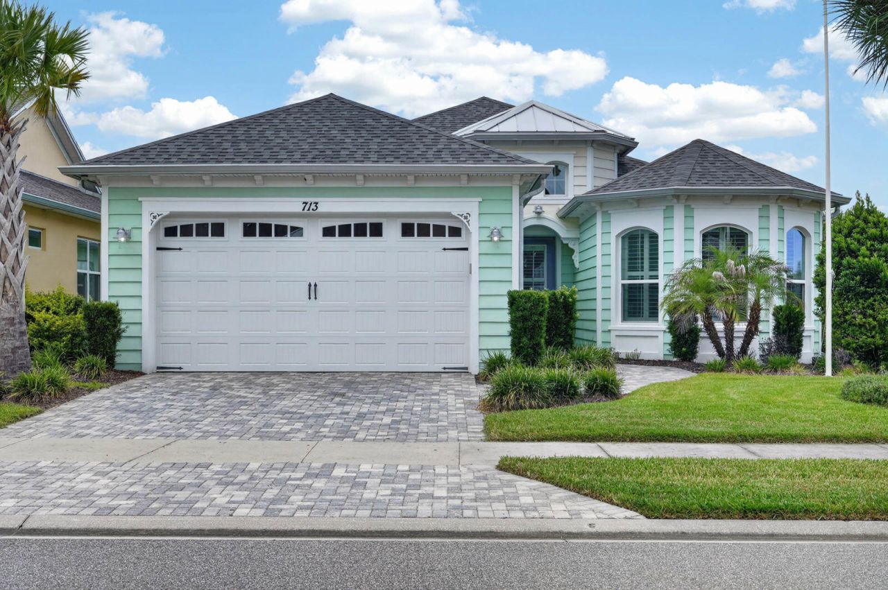 713 Landshark Boulevard, Daytona Beach, FL 32124 Main Photo
