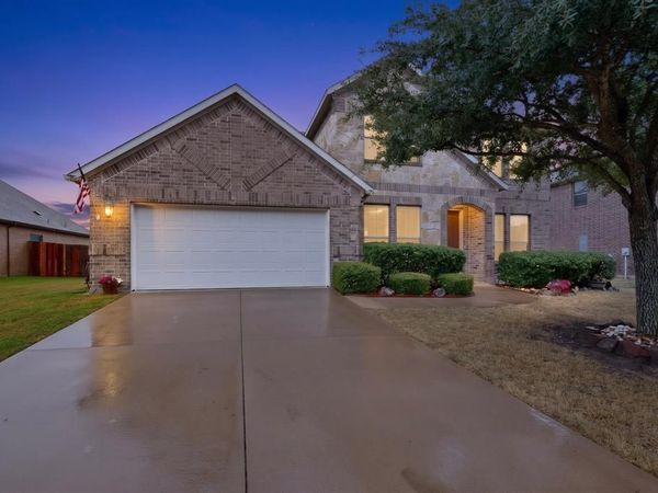 111 Thoroughbred Street, Waxahachie, TX 75165