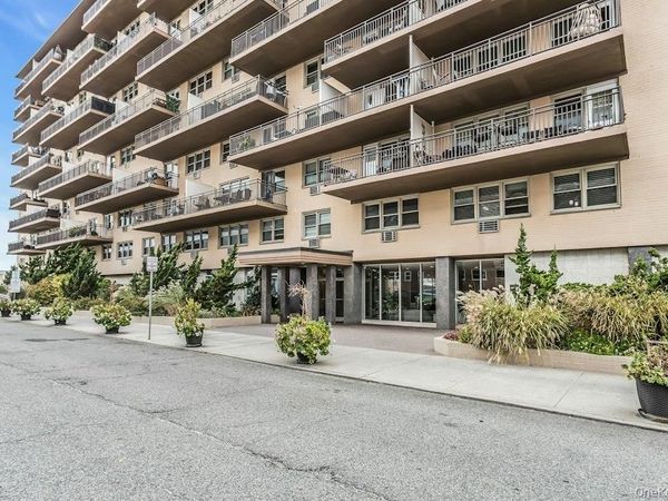 25 Neptune Boulevard , Unit 2nd Floor , Long Beach, NY 11561