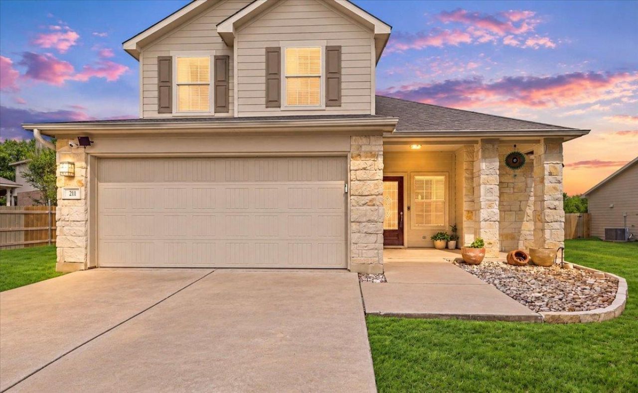 211 Falcon Ln, Leander, TX 78641 Main Photo