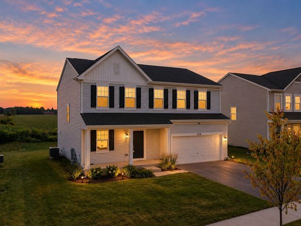 134 Piper Glen Avenue , Oswego, IL 60543