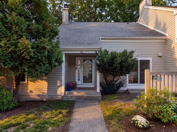 26 Fifer Ln, Unit 26, Lexington, MA 02420