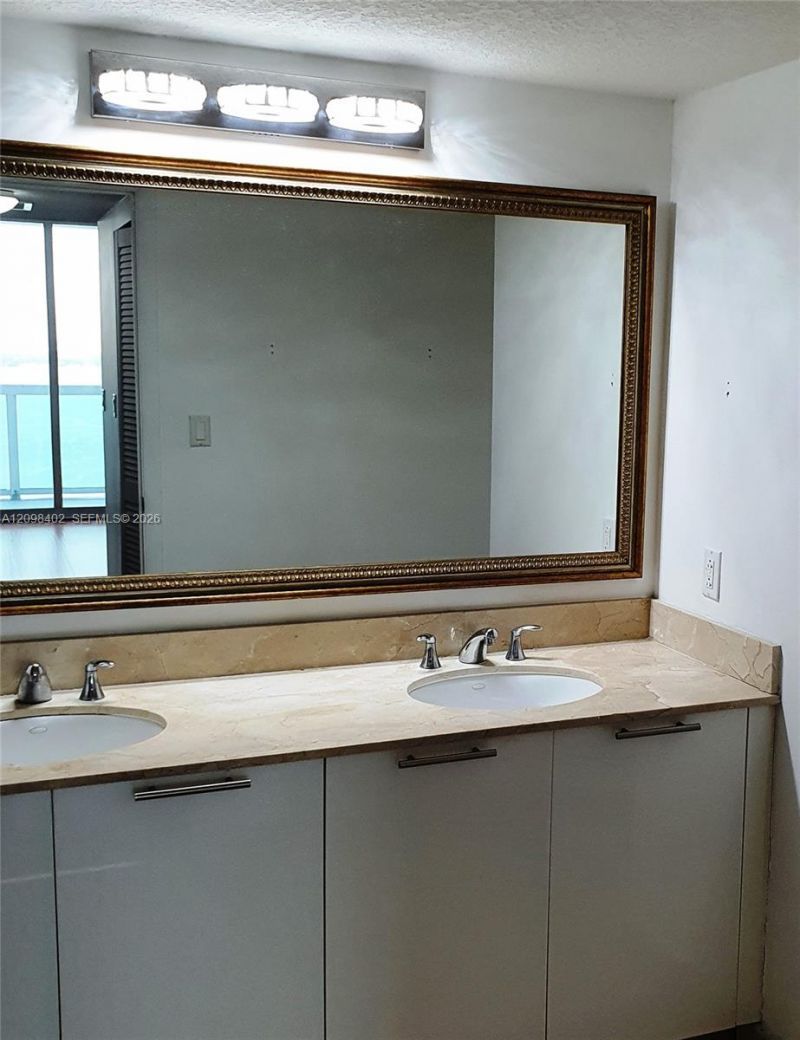 1800 N Bayshore Dr , Unit 3405, Miami, FL 33132 Photo