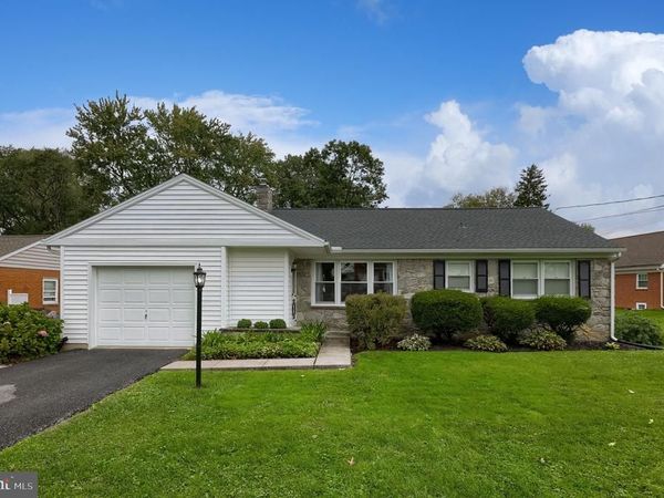 2197 VEUMONT DRIVE, LANCASTER, PA 17601