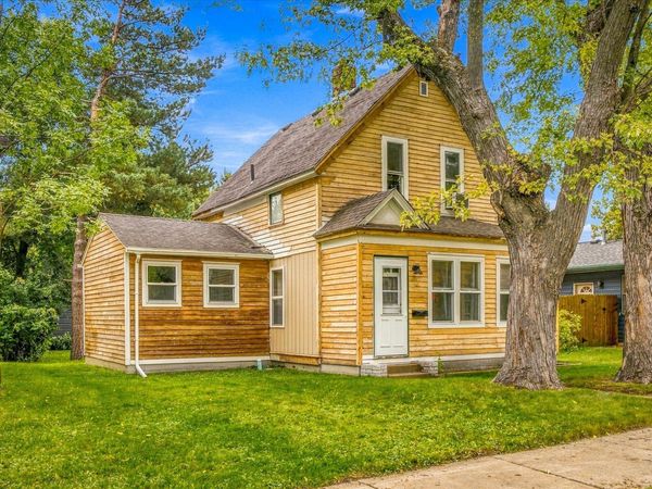 637 3rd Avenue SW, Cambridge, MN 55008
