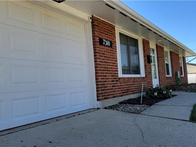 7310 Greydale Drive, Huber Heights, OH 45424 Photo 3