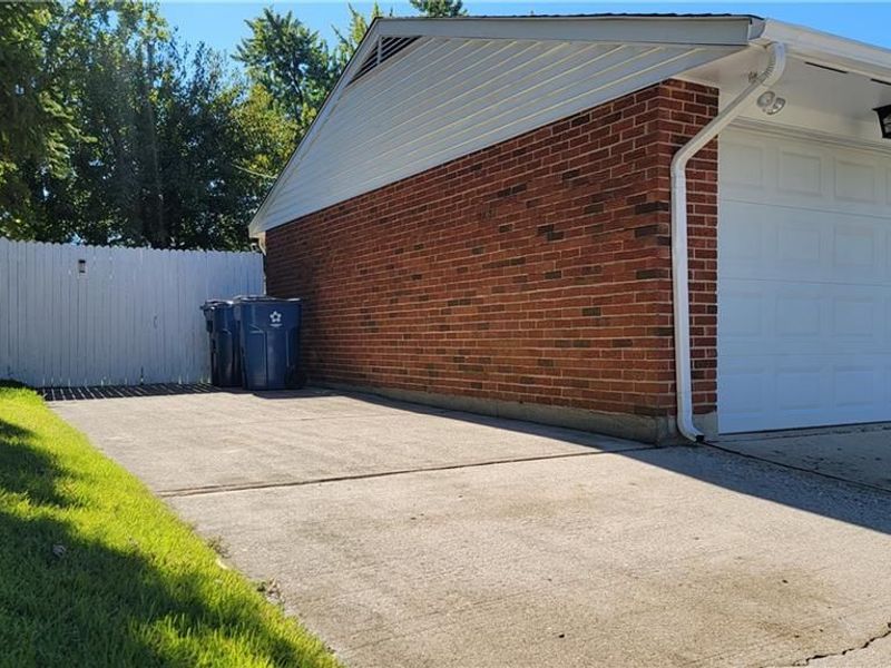 7310 Greydale Drive, Huber Heights, OH 45424 Photo 4