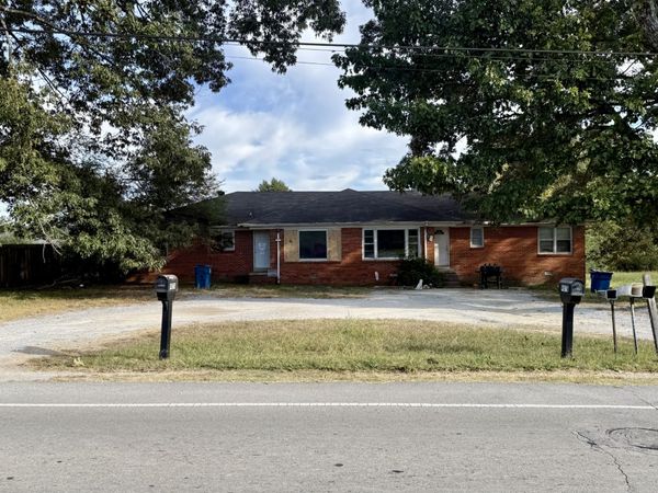 907 Oak Dr , Manchester, TN 37355