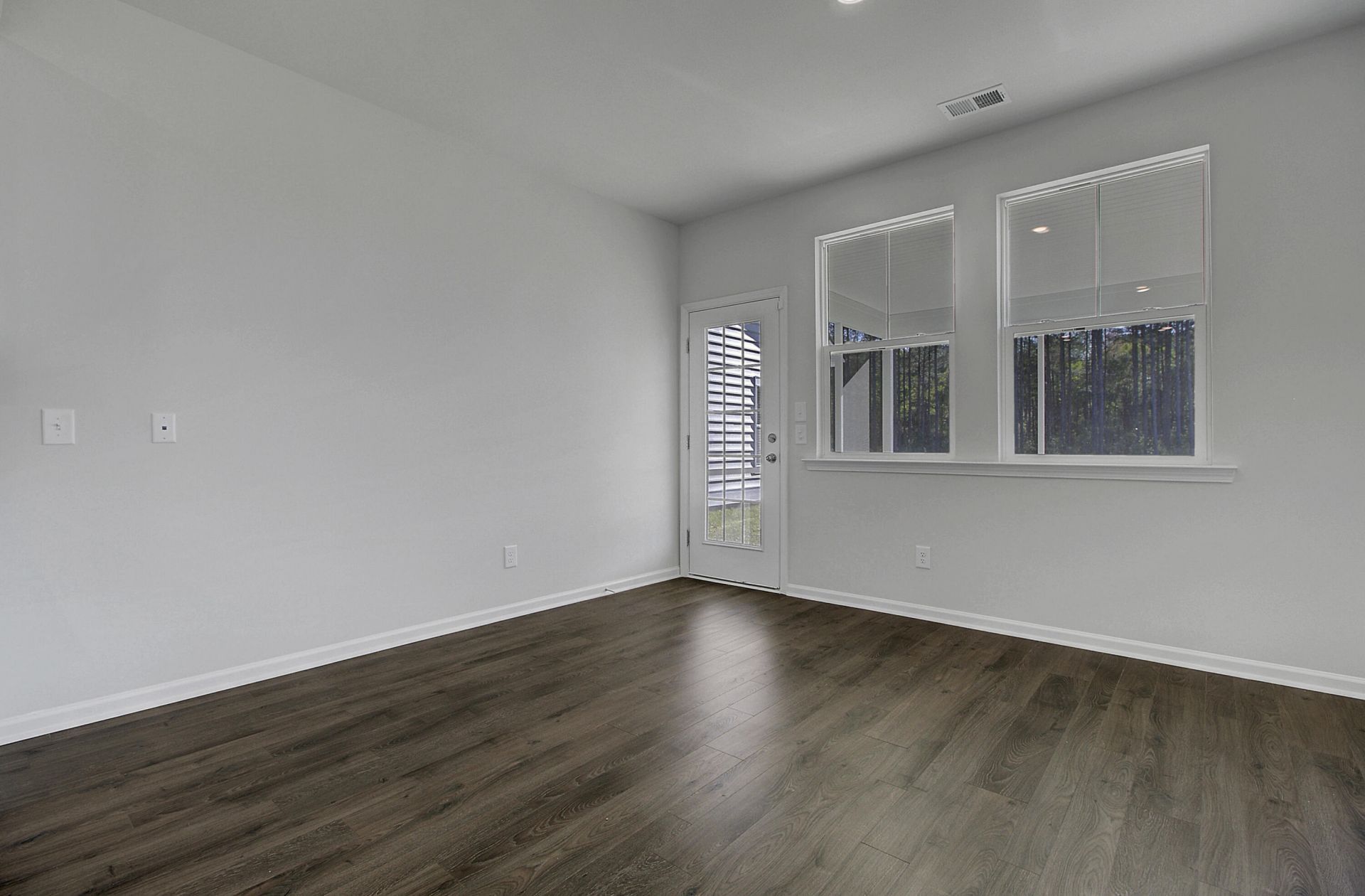 1052 Lettered Olive Lane Photo 7