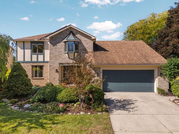 612 Burr Oak Drive, Ann Arbor, MI 48103