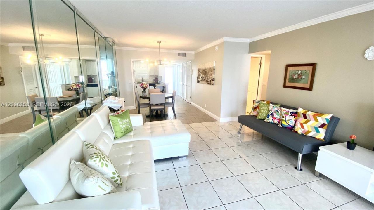 410 Golden Isles Dr, Unit 407, Hallandale Beach, FL 33009 Photo