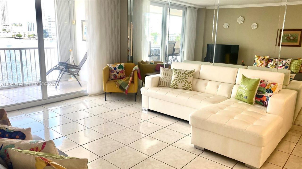 410 Golden Isles Dr, Unit 407, Hallandale Beach, FL 33009 Photo