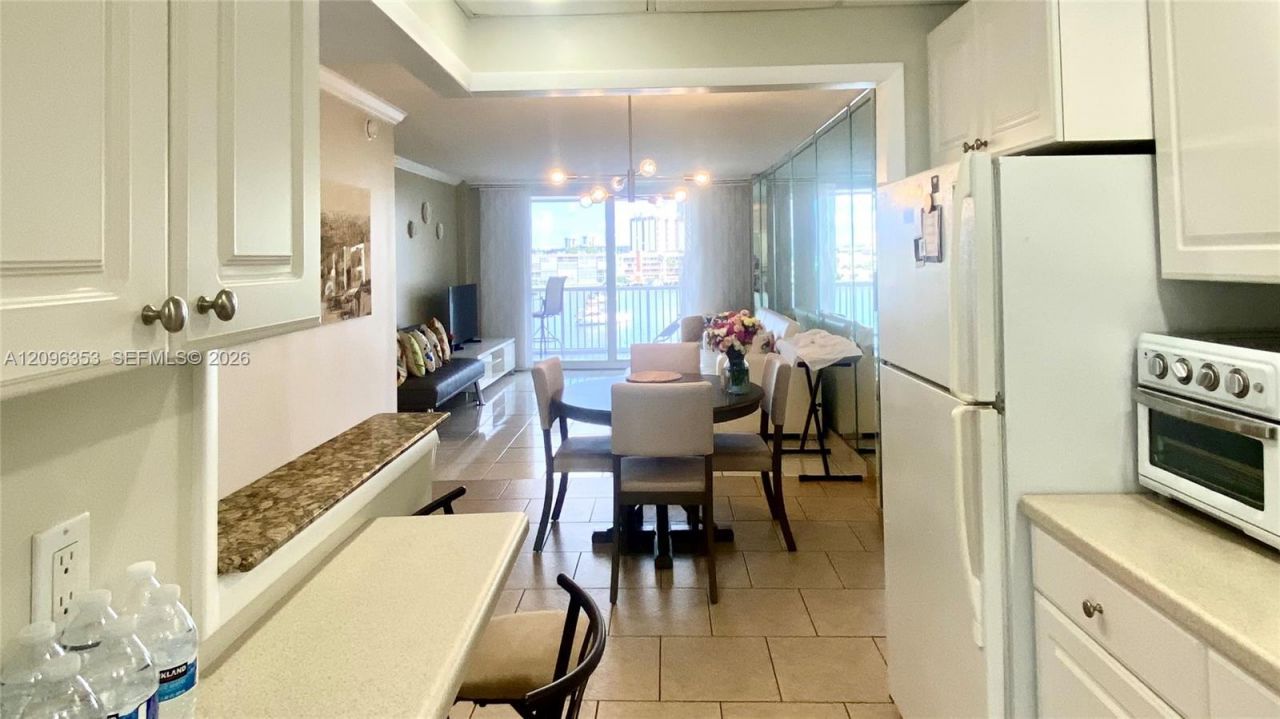 410 Golden Isles Dr, Unit 407, Hallandale Beach, FL 33009 Photo
