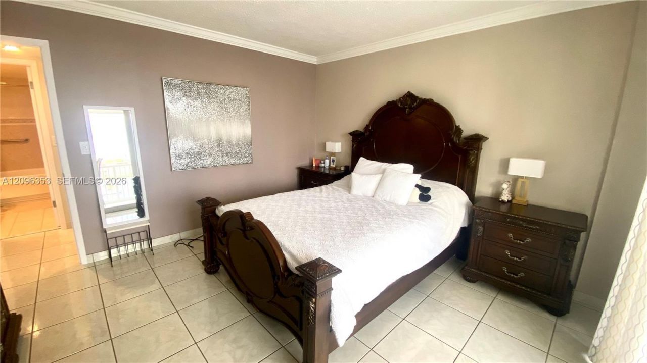410 Golden Isles Dr, Unit 407, Hallandale Beach, FL 33009 Photo