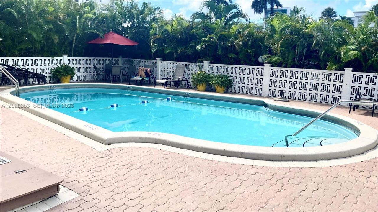 410 Golden Isles Dr, Unit 407, Hallandale Beach, FL 33009 Photo