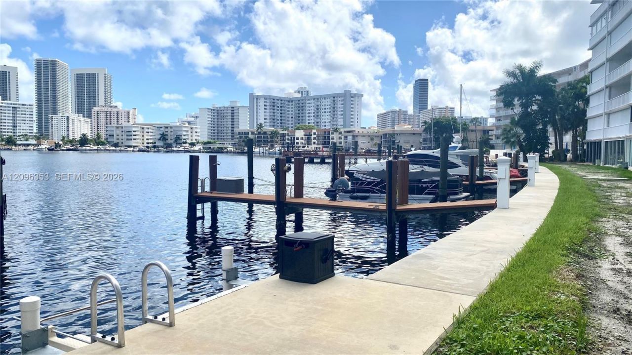 410 Golden Isles Dr, Unit 407, Hallandale Beach, FL 33009 Photo